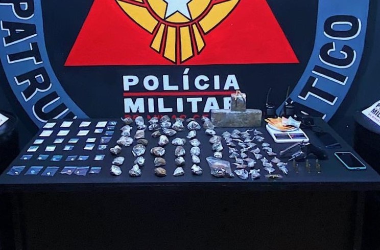 Jovem é apreendido com drogas e um revólver em Passagem de Mariana