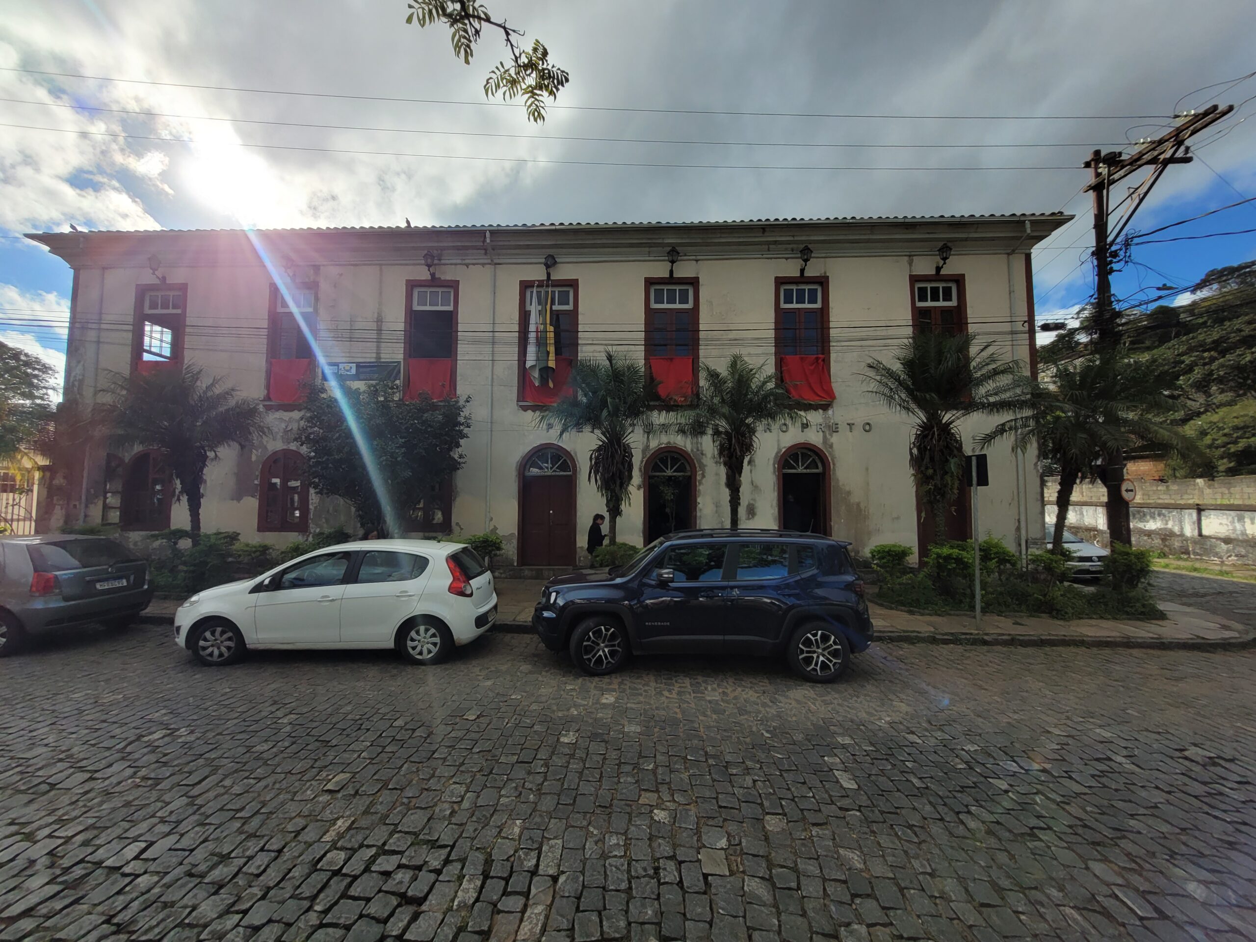 Prefeitura de Ouro Preto convoca aprovados em concurso público para compor o quadro de servidores da Educação