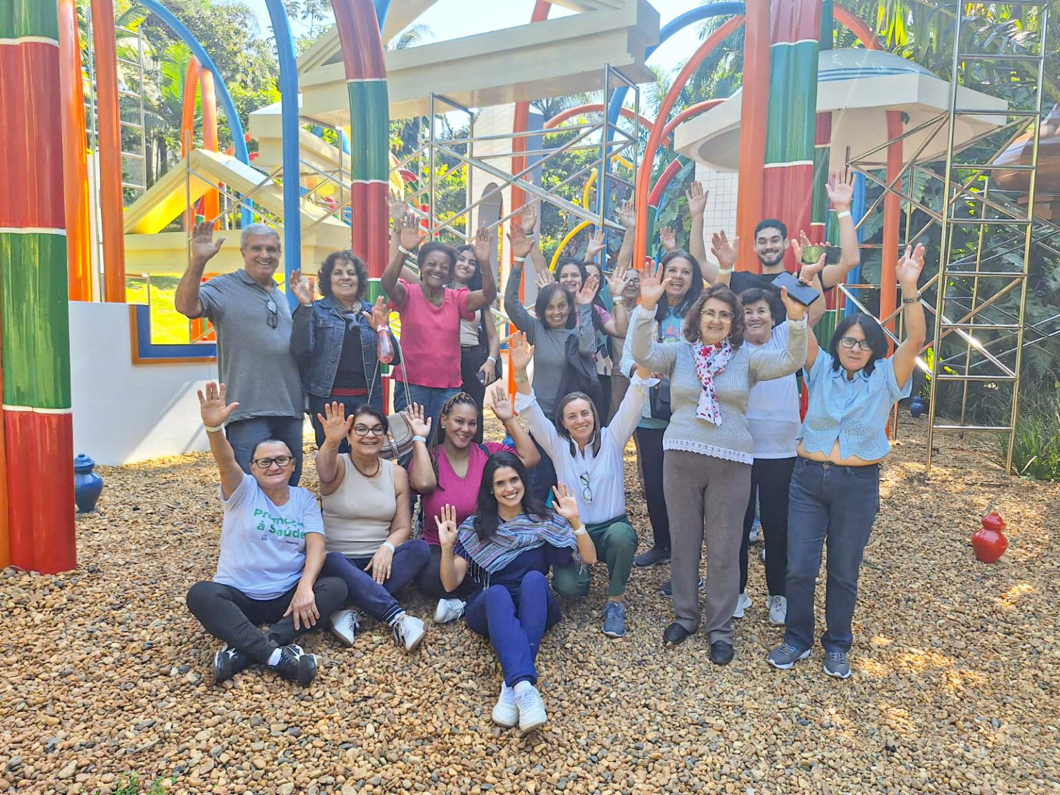 Prefeitura de Itabirito promove visita de idosos do grupo 60+ Saúde ao Instituto Inhotim