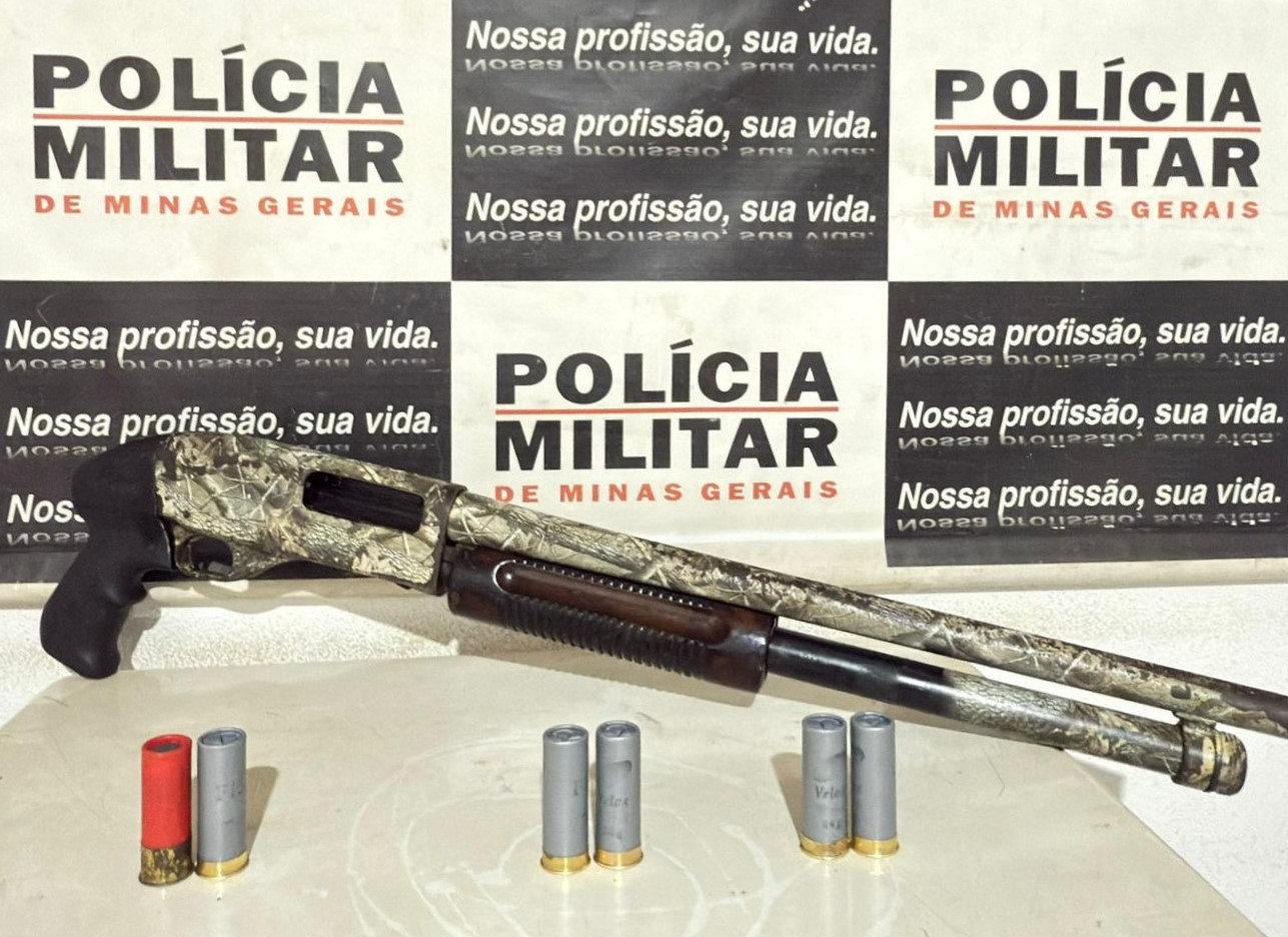 PM apreende arma e munições durante ocorrência de violência doméstica em Mariana