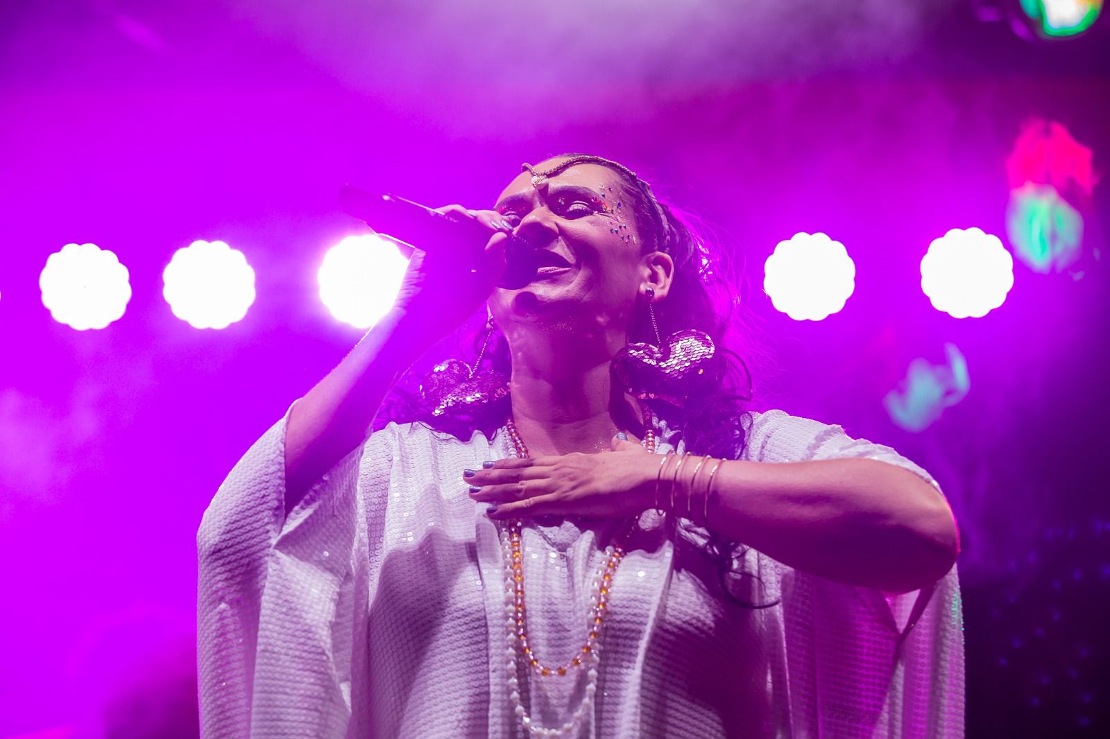 Cachoeira do Campo recebe edição especial do Sextas Abertas com oficinas gratuitas e show de Silvia Gomes